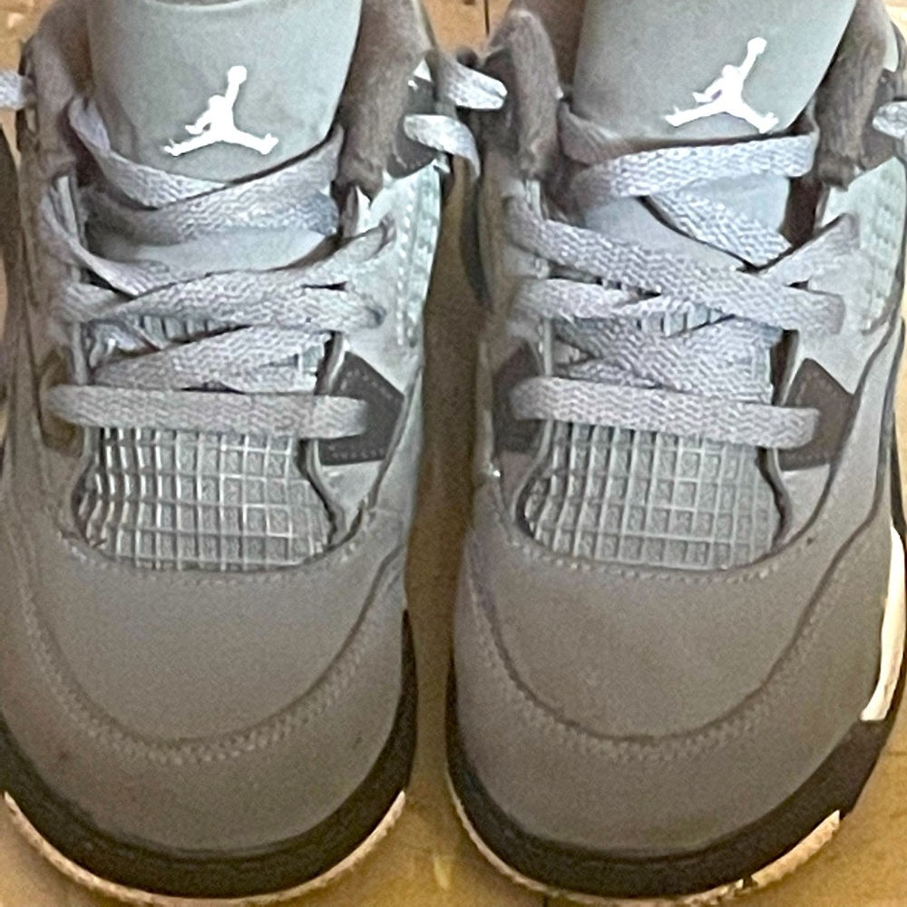 Black and grey 4s